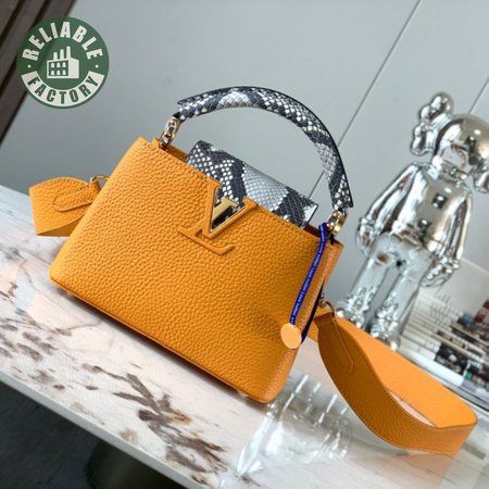 capucines handbag leather bb