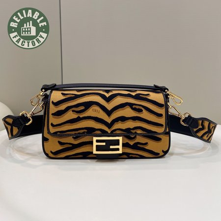 Fendi Baguette 8818