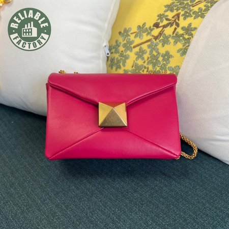 Valentino One Stud WB0K21HHX_UWT